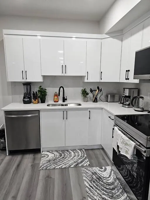 Comfort Guest Suite Ne Calgary - Near Airport 0*,  Kanada