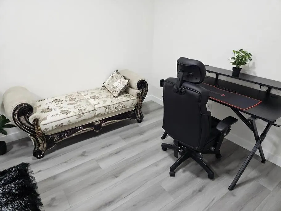Comfort Guest Suite Ne Calgary - Near Airport 0*,  Kanada
